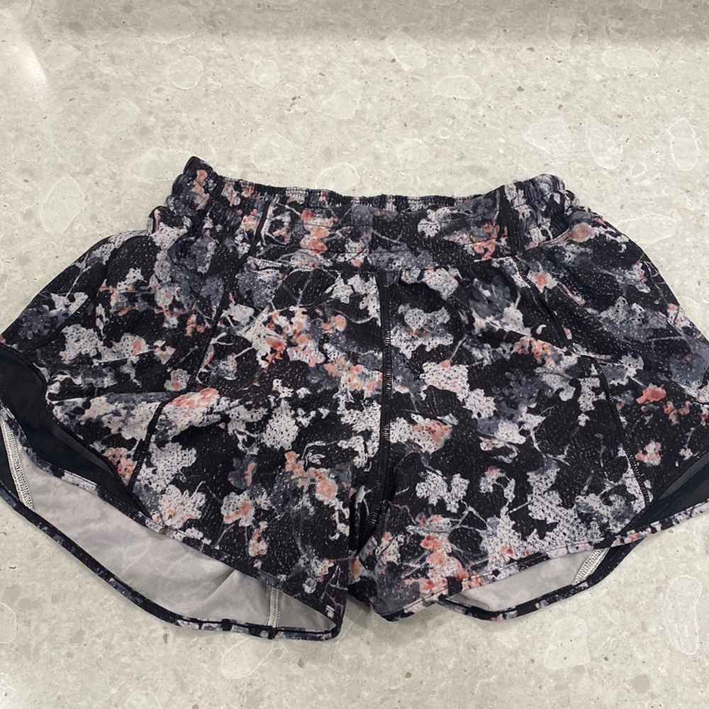 Lululemon Hotty Hot shorts